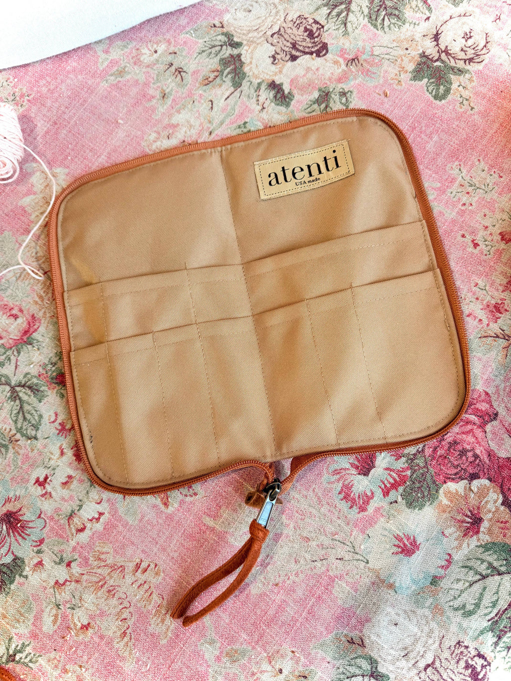 Atenti - Meadow Needles and Tools Case