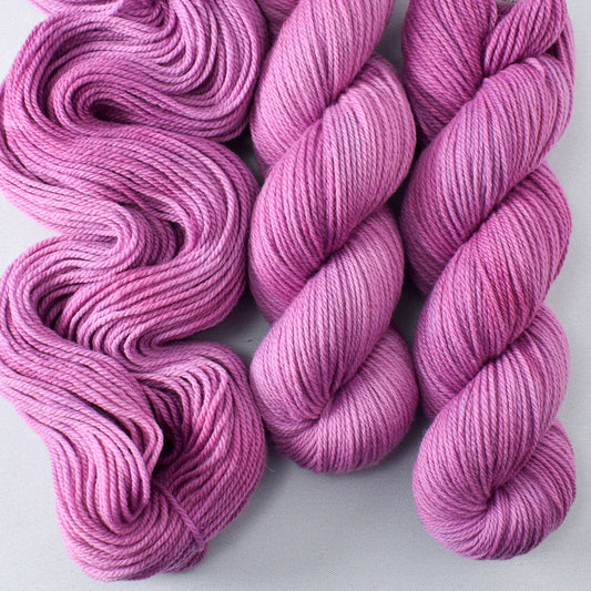 Abendrosa - Miss Babs Intrepid yarn