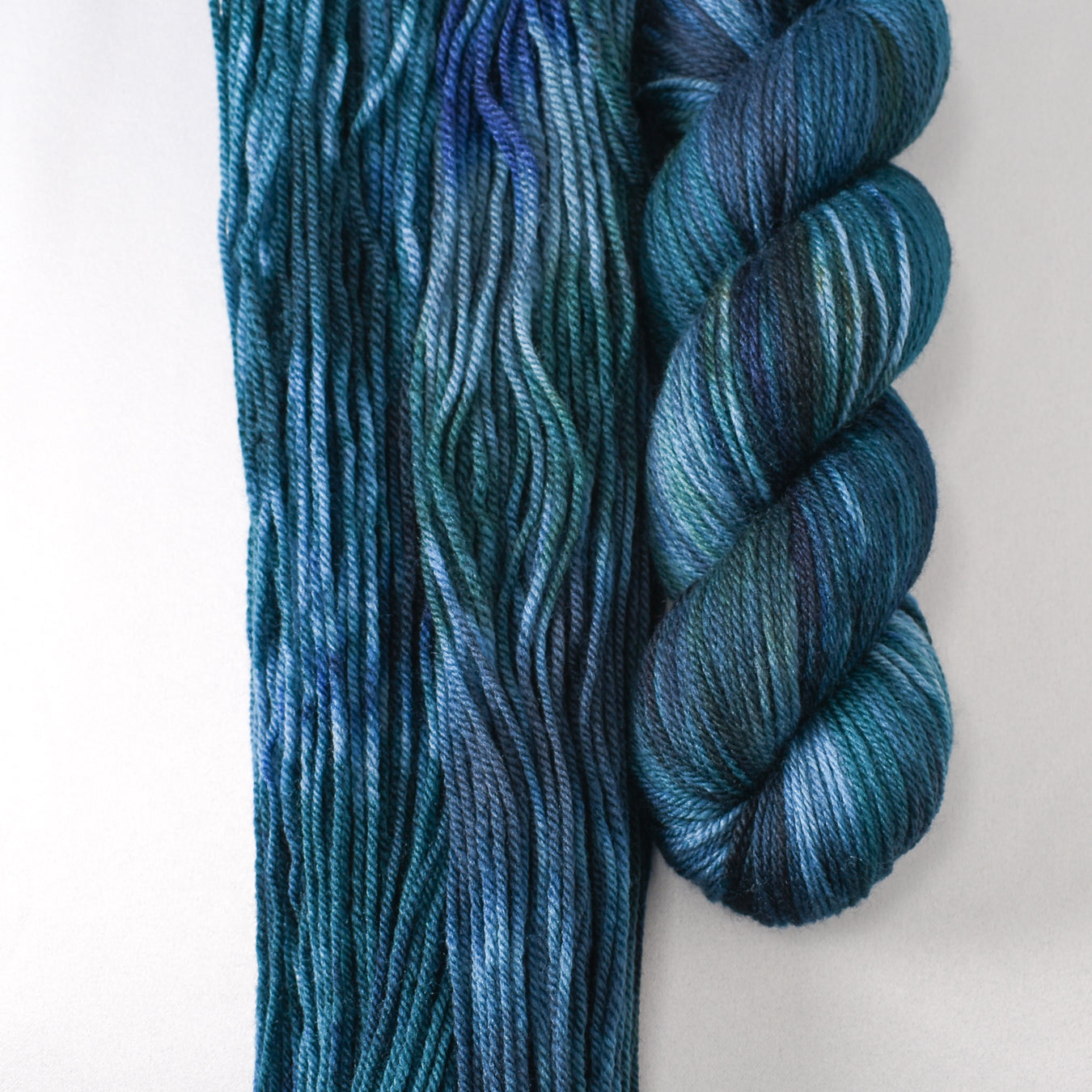 Abyss - Miss Babs Killington 350 yarn