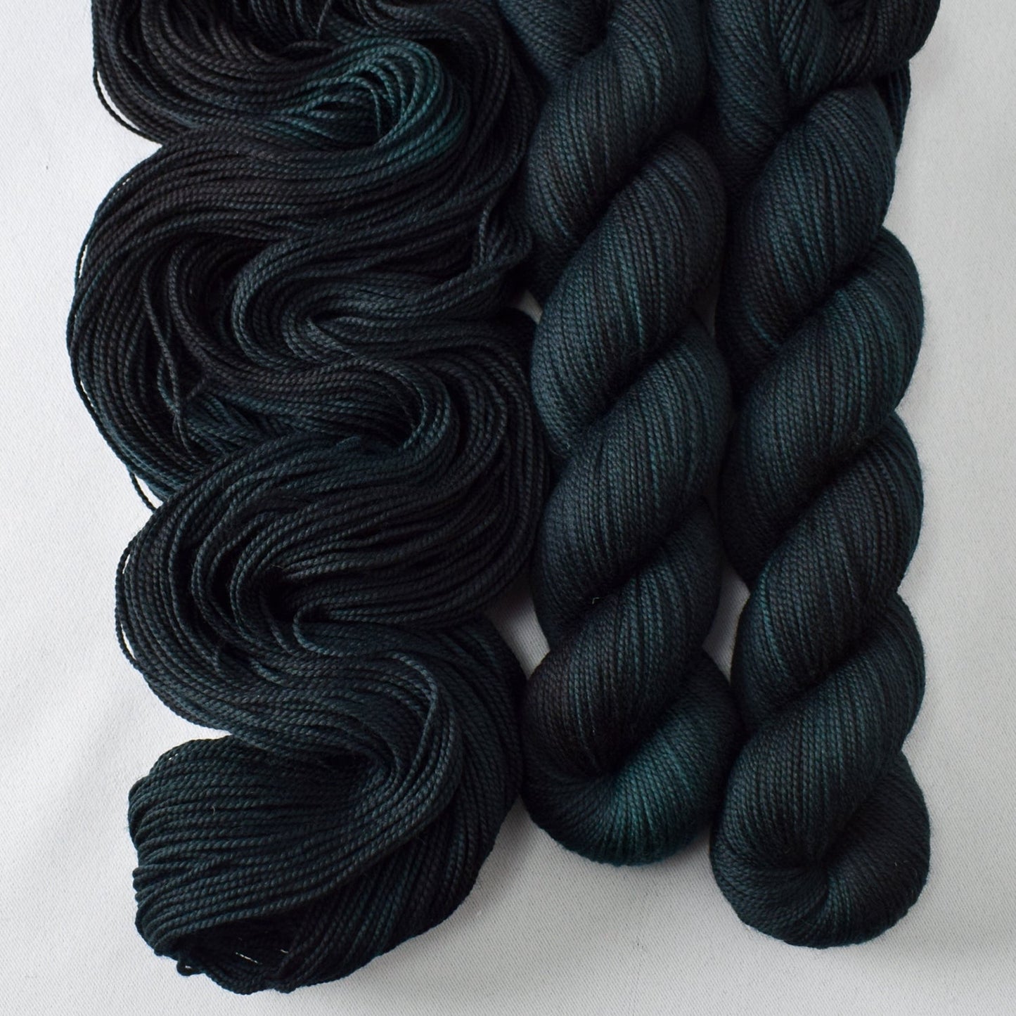 Abysse - Miss Babs Yummy 2-Ply yarn