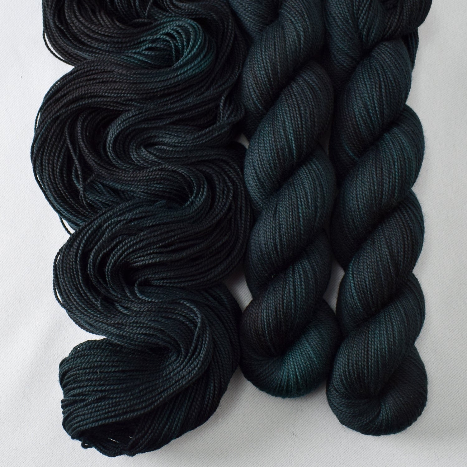 Abysse - Miss Babs Yummy 2-Ply yarn