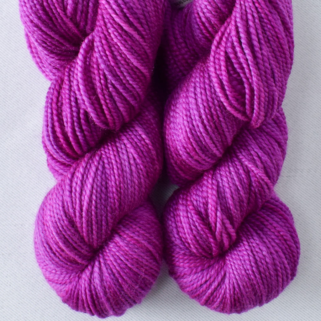 Antares - Miss Babs Yummy 2-Ply Toes superwash Merino wool yarn