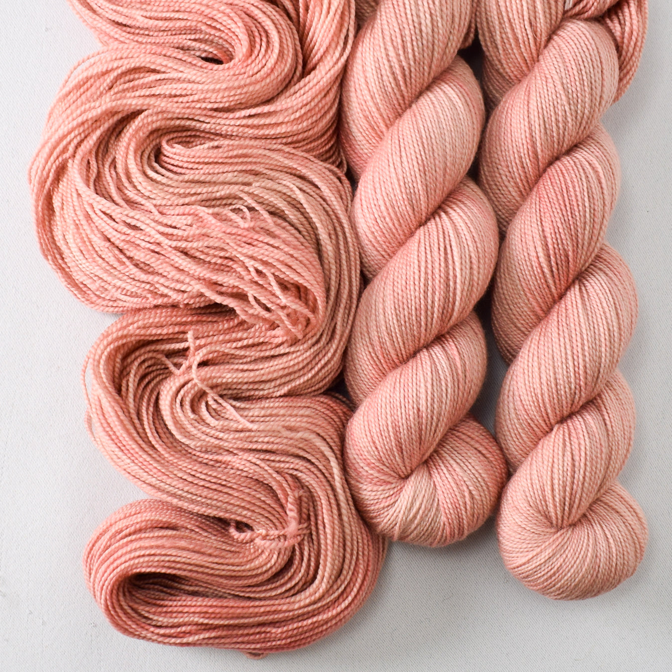 Apache Rose - Miss Babs Yummy 2-Ply yarn