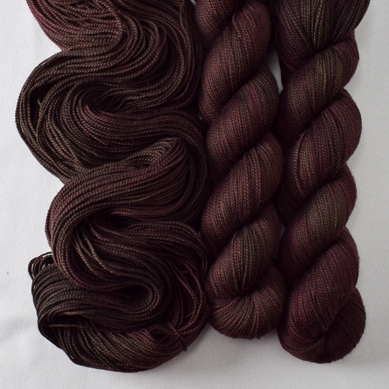 Arcade - Miss Babs Yummy 2-Ply yarn