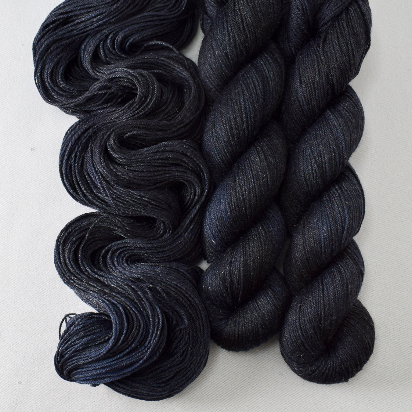 Blackbird - Miss Babs Tarte yarn