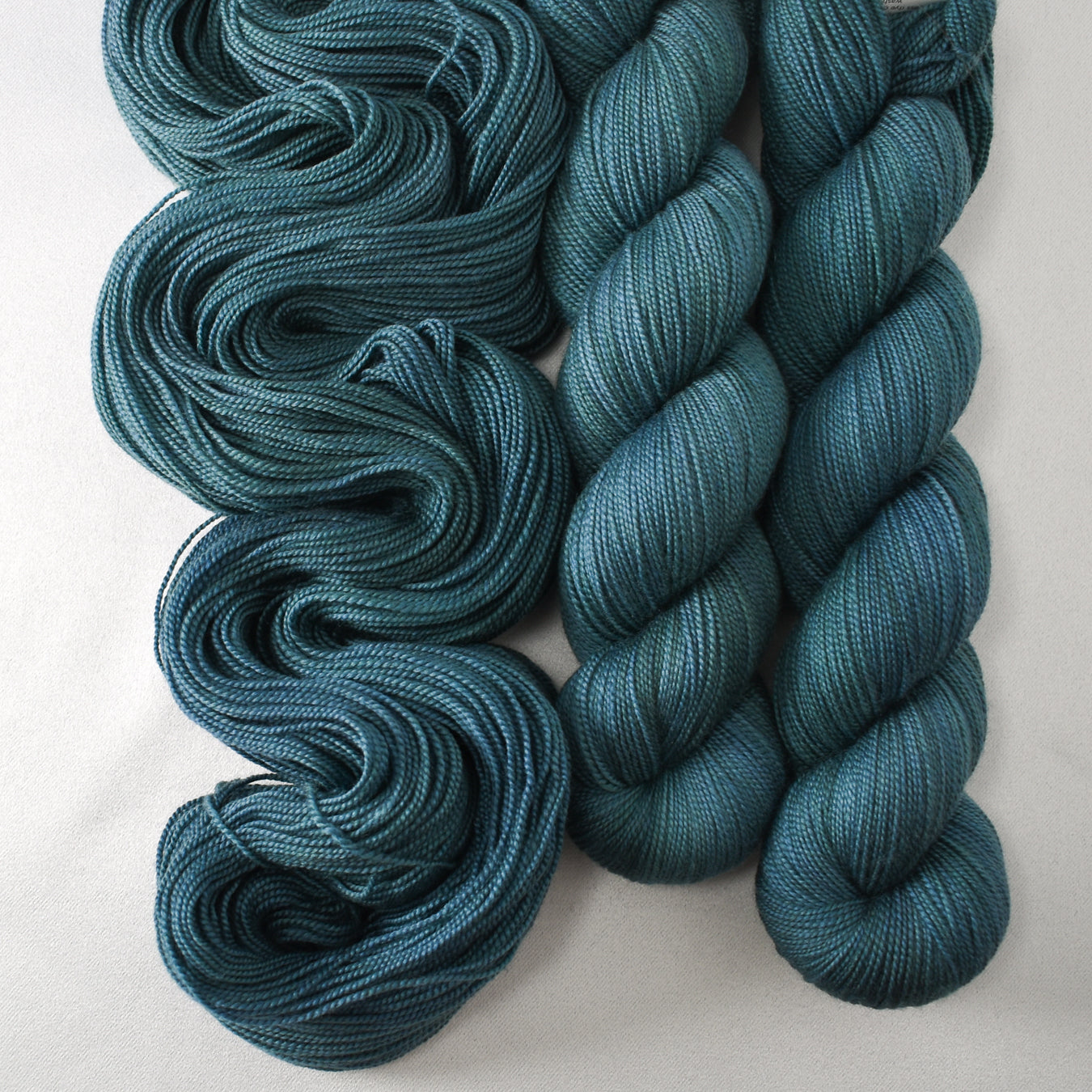 Blackwatch - Miss Babs Avon yarn