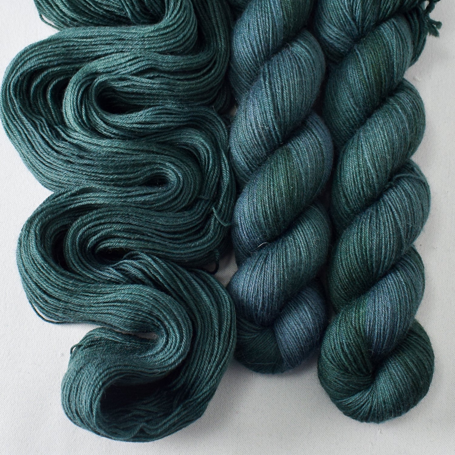 Blackwatch - Miss Babs Katahdin 437 superwash BFL wool yarn