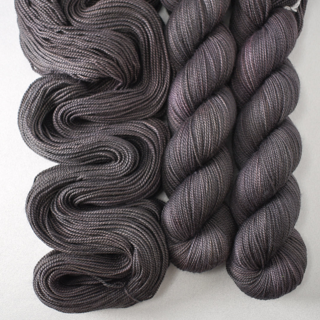 Borderline - Miss Babs Yummy 2-Ply yarn