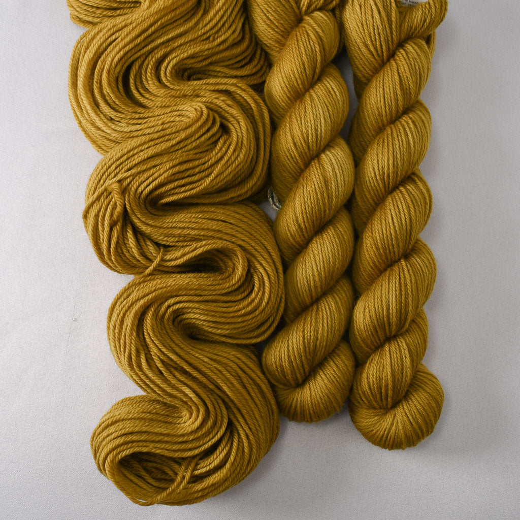 Box Turtle - Miss Babs Yowza Mini yarn