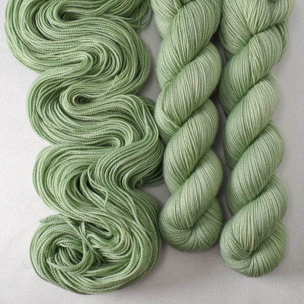Butterbean - Miss Babs Yummy 2-Ply yarn