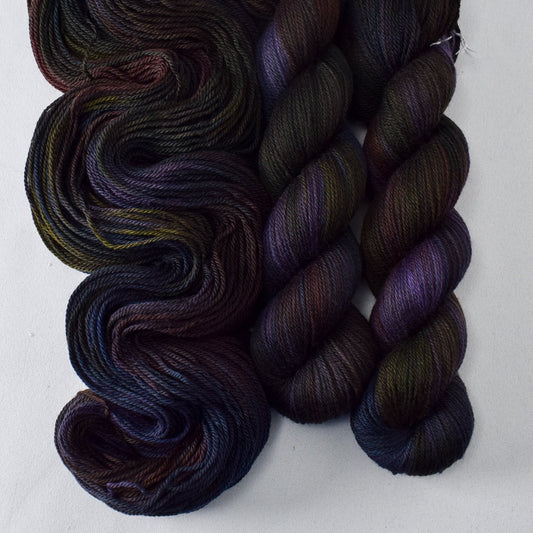 Chickasaw Road - Miss Babs Caroline yarn