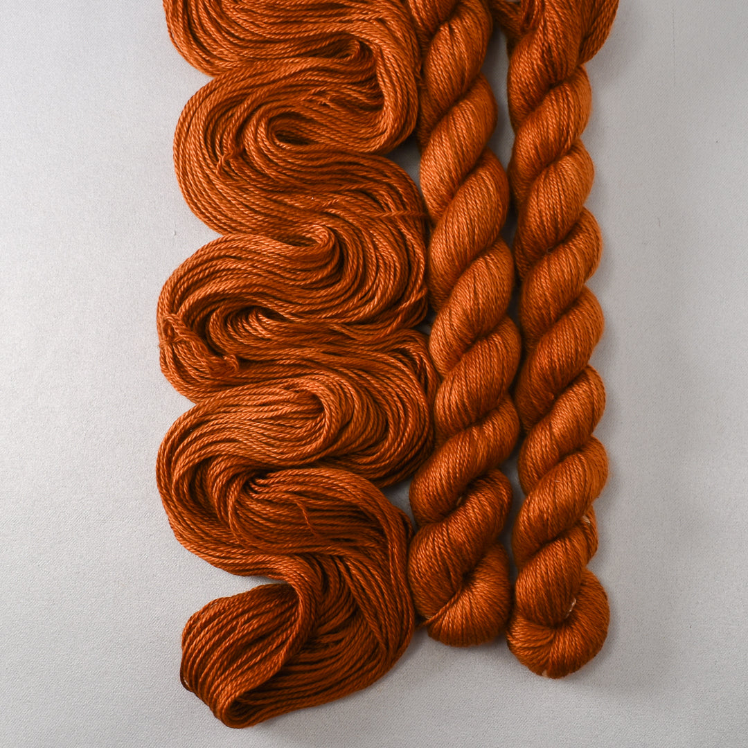 Dark Cygnus - Miss Babs Sojourn yarn