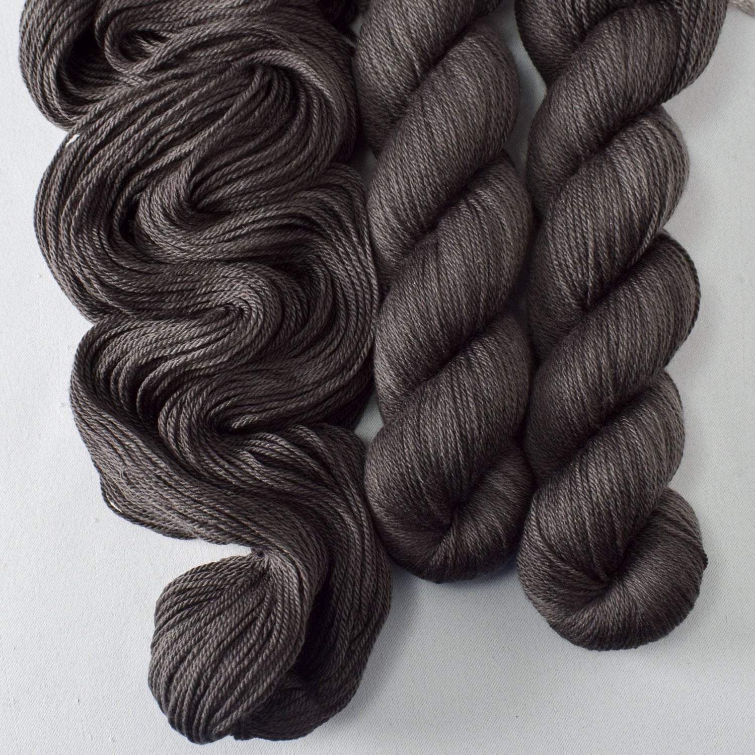 Dark Pegasus - Miss Babs Caroline merino-cashmere-nylon yarn