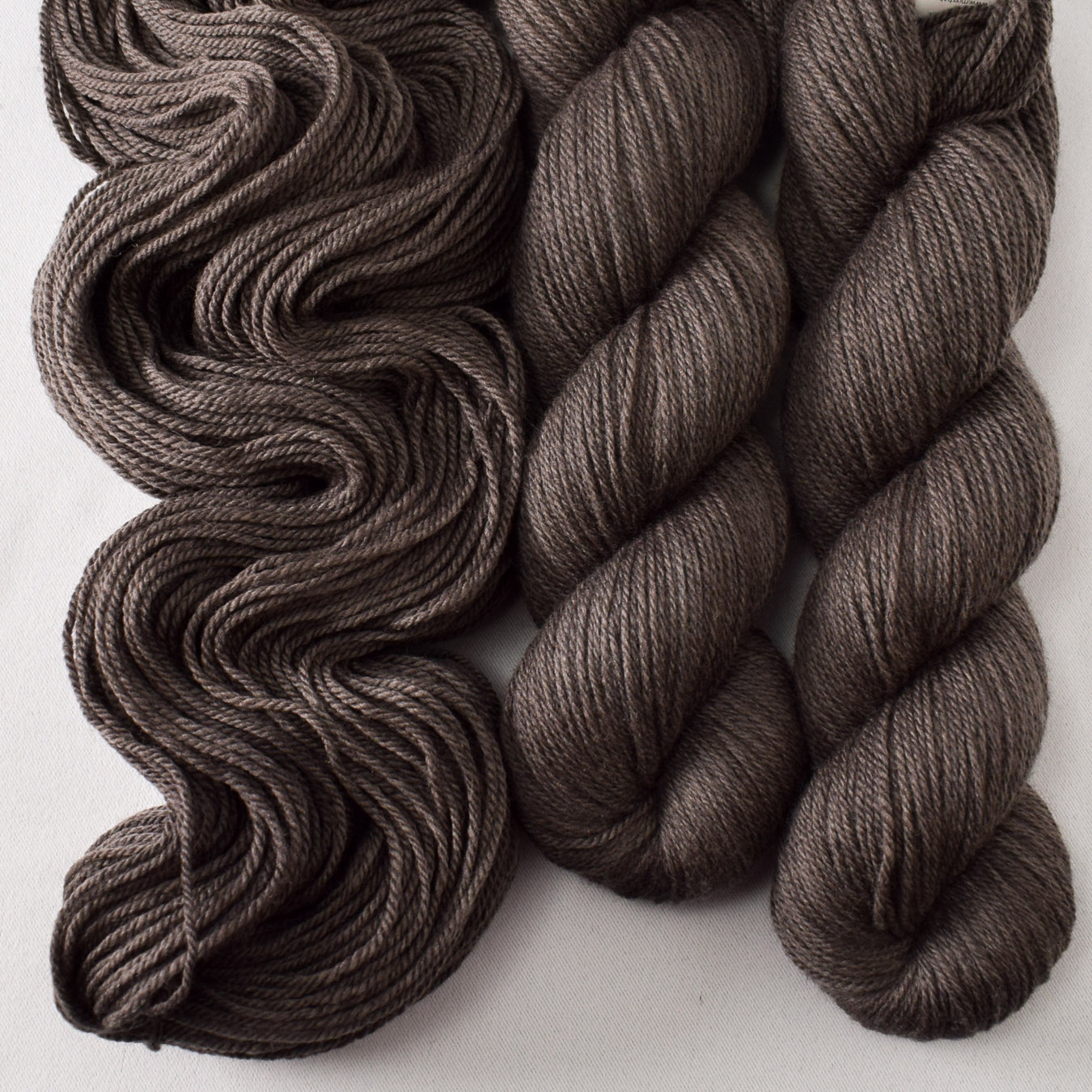 Dark Pegasus - Miss Babs Killington 350 yarn