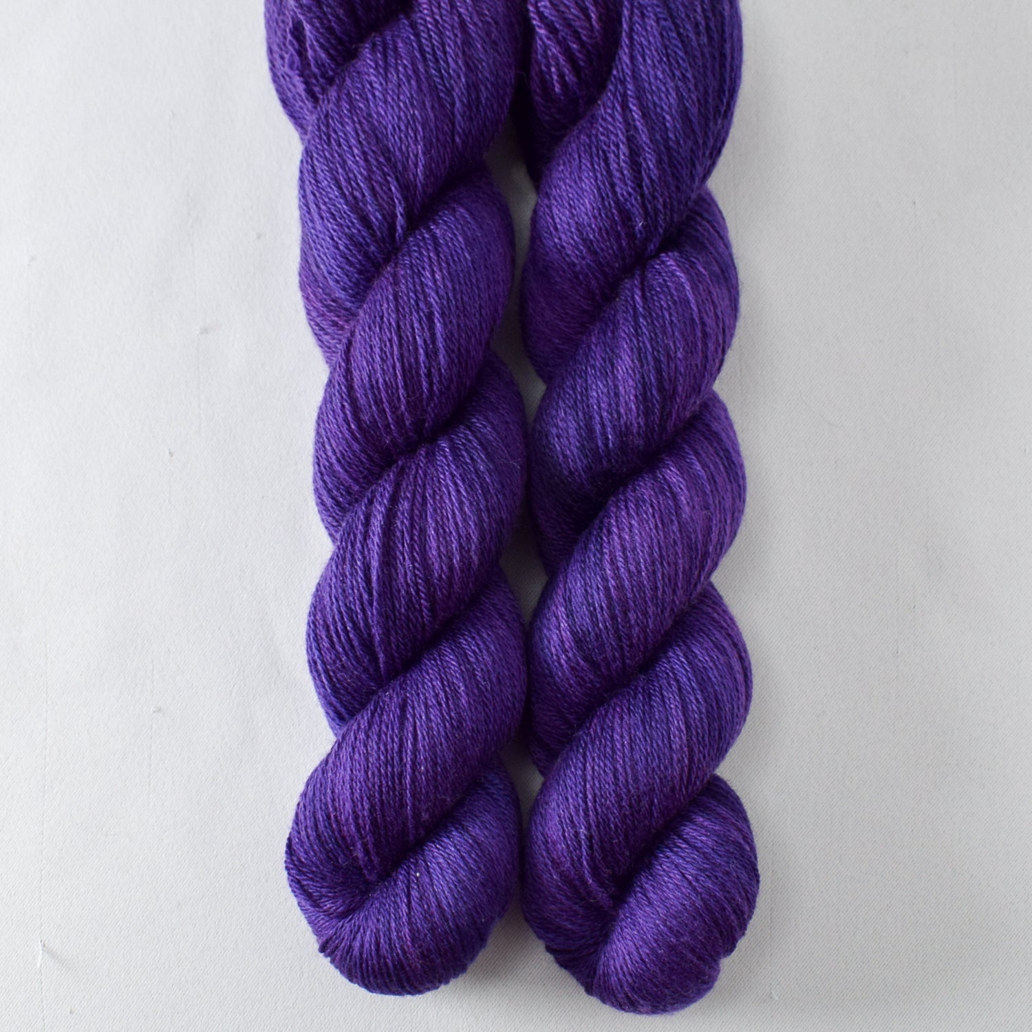 Dutch Iris 1 - Miss Babs Caroline merino-cashmere-nylon yarn