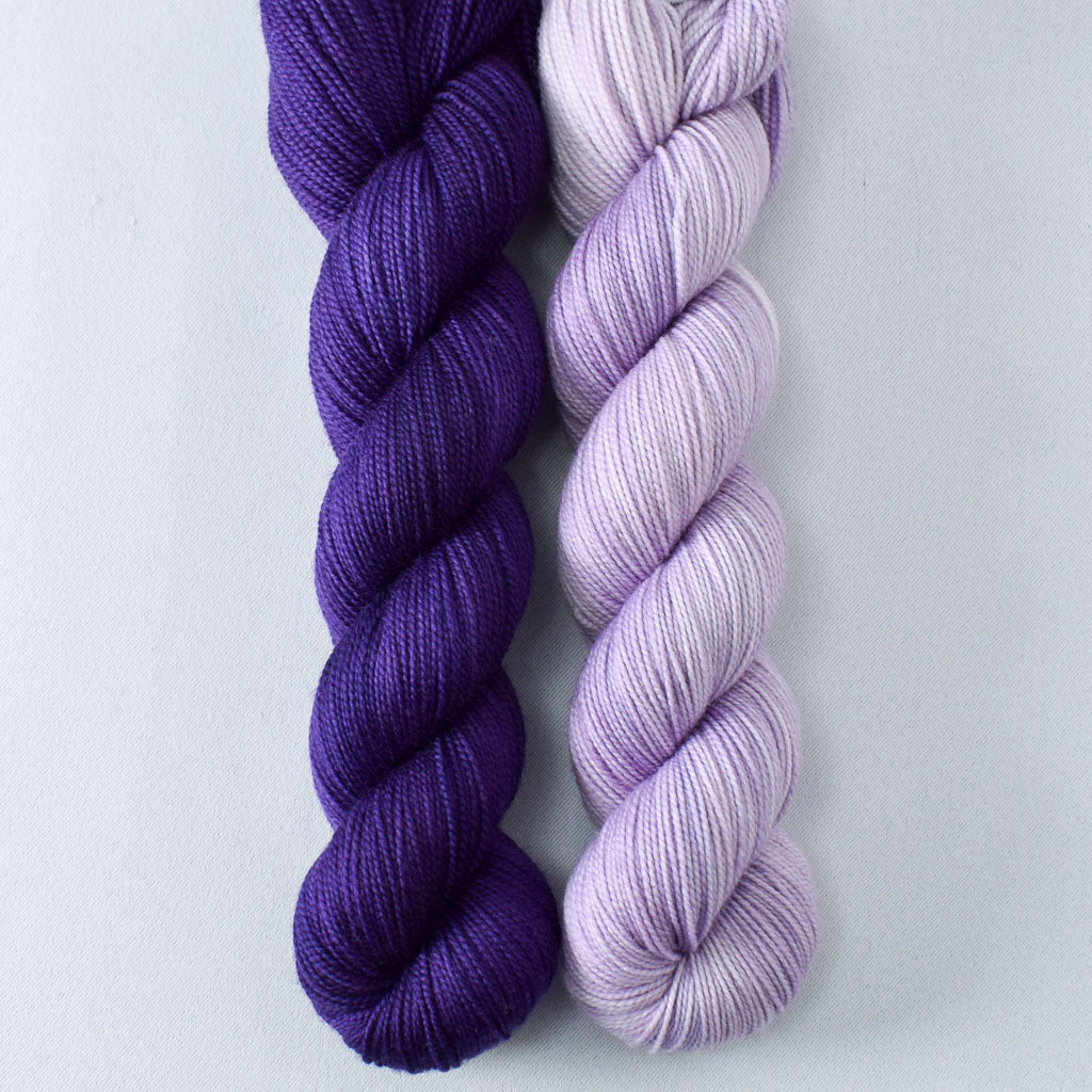 Dutch Iris 1 and Theluj - Miss Babs 2-Ply Duo