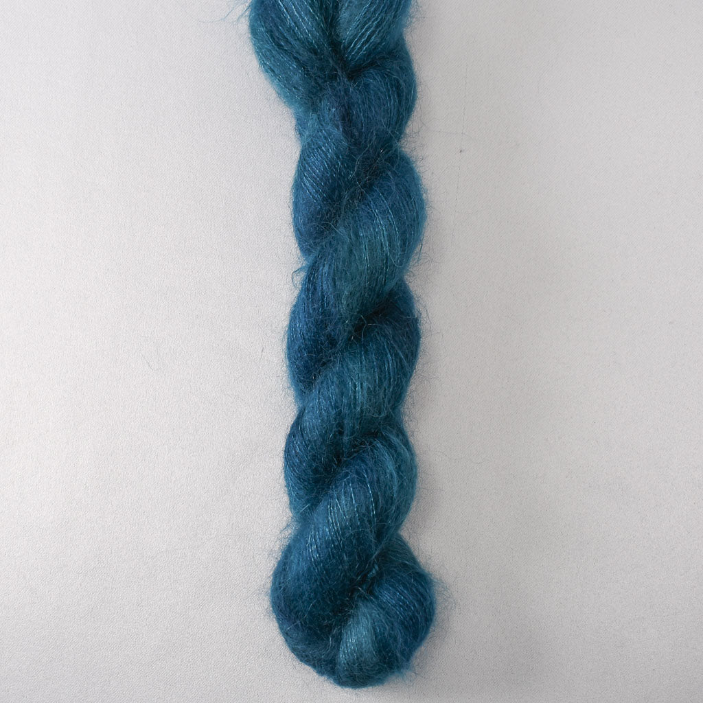 Elva - Miss Babs Moonglow yarn