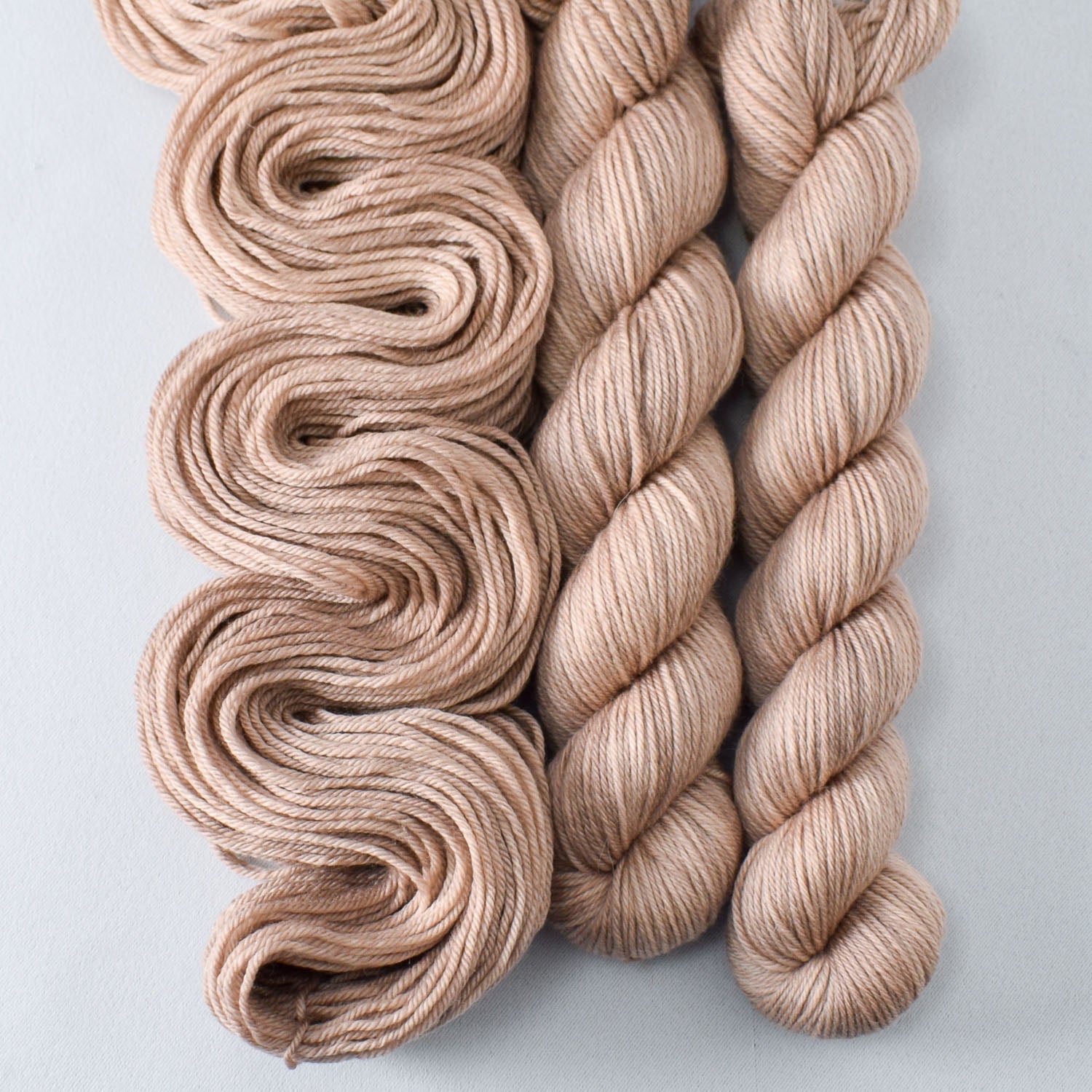 En Pointe - Miss Babs Yowza Mini superwash Merino wool yarn