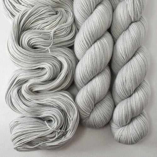 Frozen - Miss Babs Avon yarn