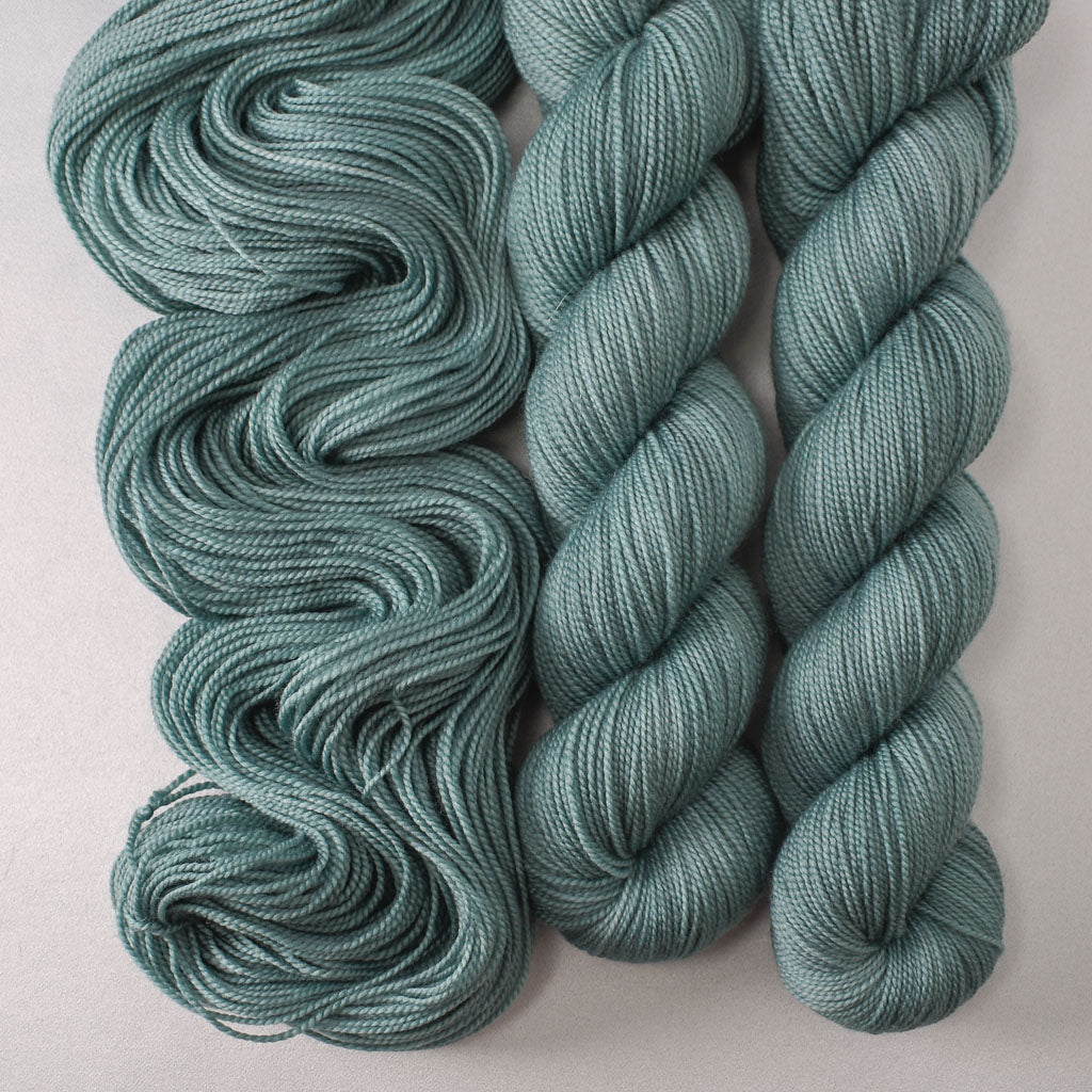 Heron - Miss Babs Yummy 2-Ply yarn