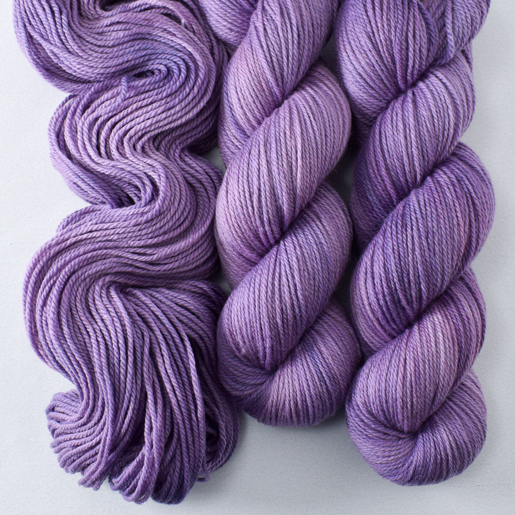 Himmelviolet - Miss Babs Intrepid yarn