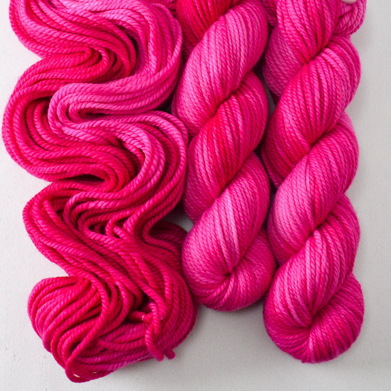 Hot to Trot - Miss Babs K2 yarn