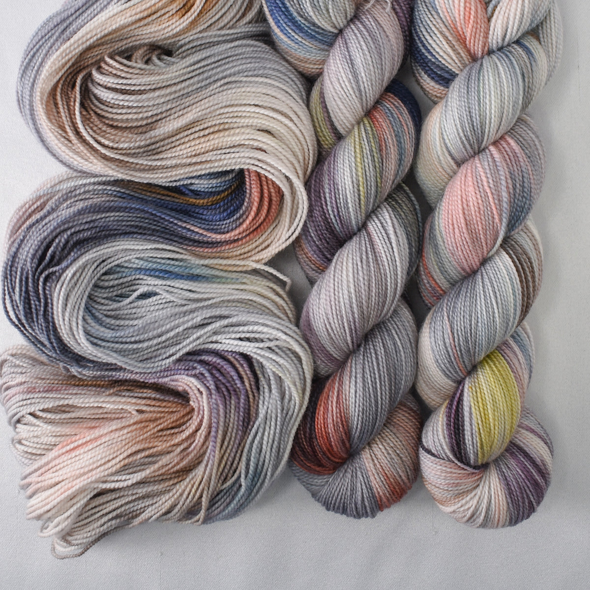 Hunter's Calling - Yummy 2-Ply - Wild Iris