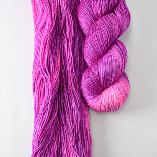 Impatiens - Miss Babs Yowza yarn
