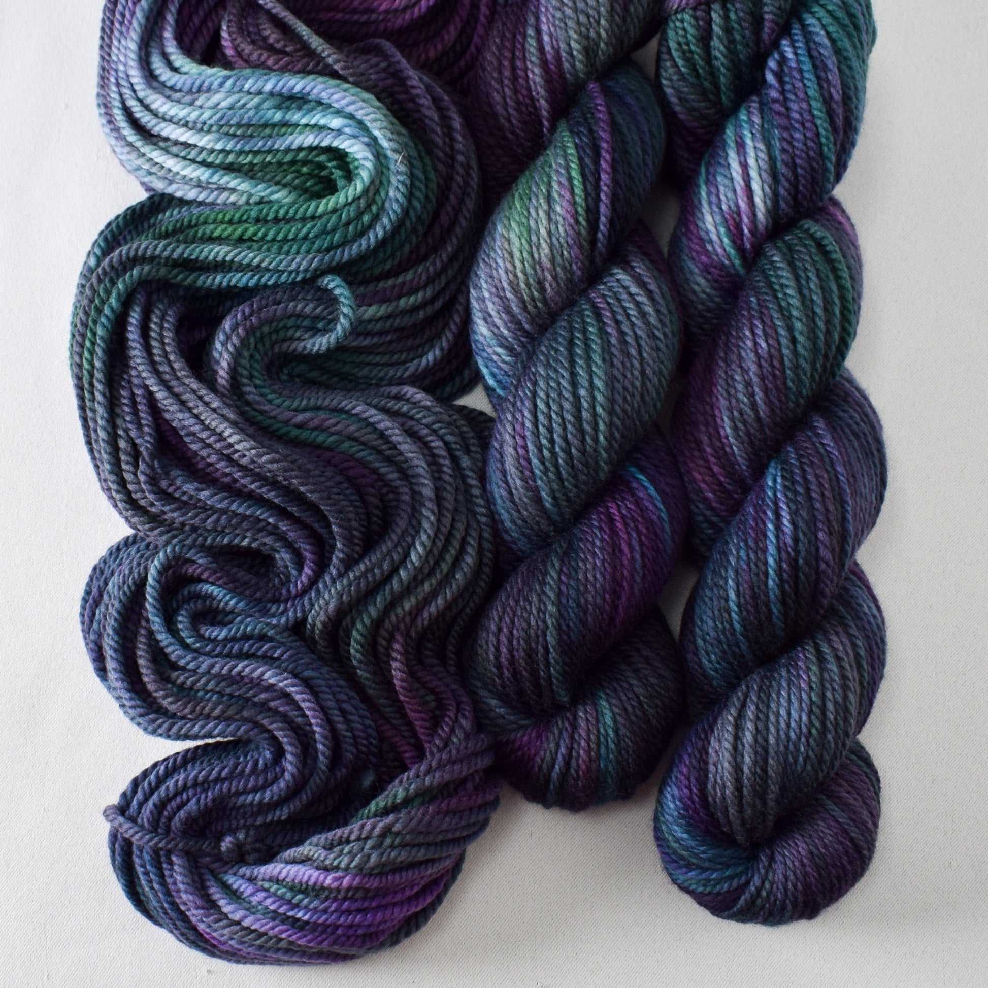 Iris Jubilee - Miss Babs K2 yarn