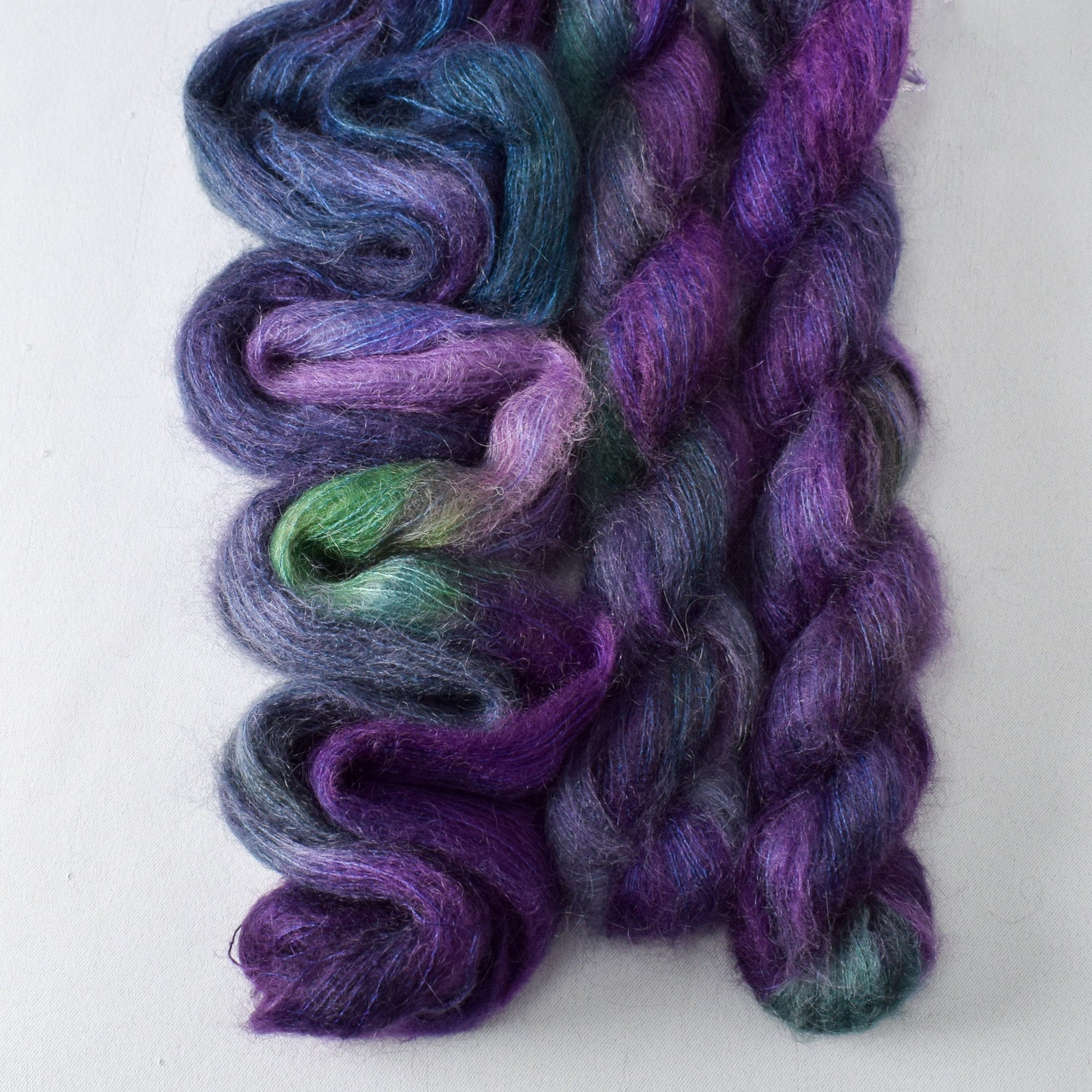 Iris Jubilee - Miss Babs Moonglow yarn