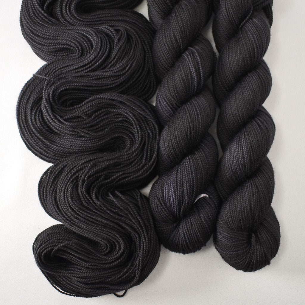 Iron Isles - Miss Babs Yummy 2-Ply yarn