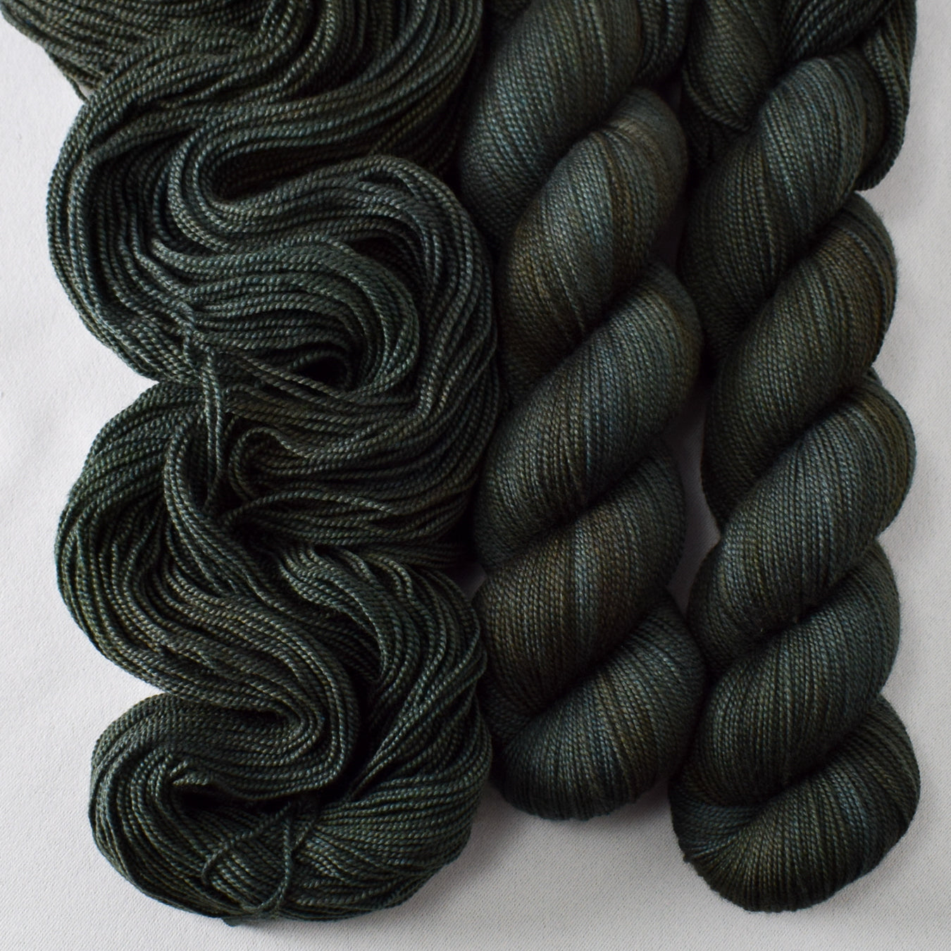 Isle of Pines - Miss Babs Avon yarn