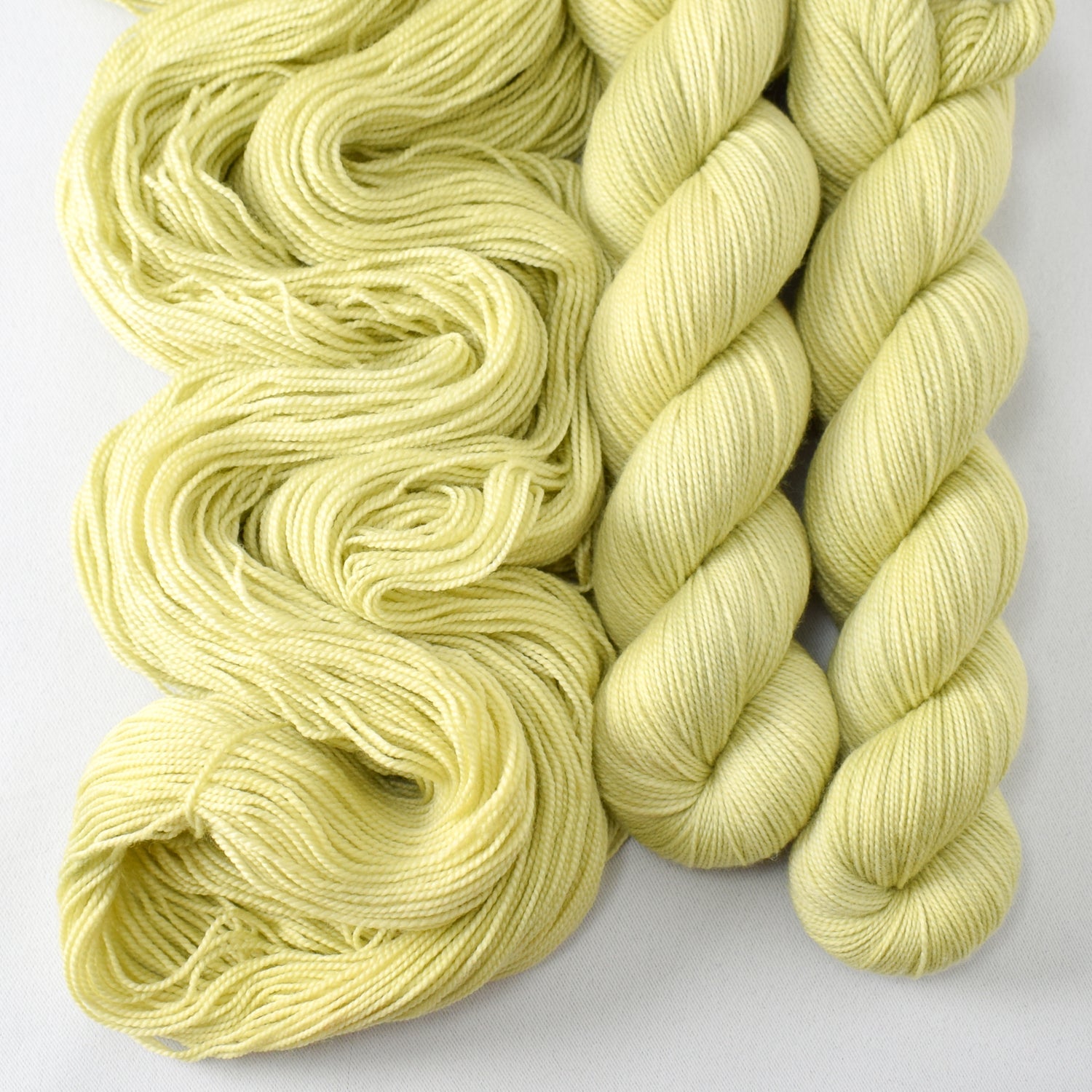 Lovage - Miss Babs Yummy 2-Ply superwash Merino wool yarn