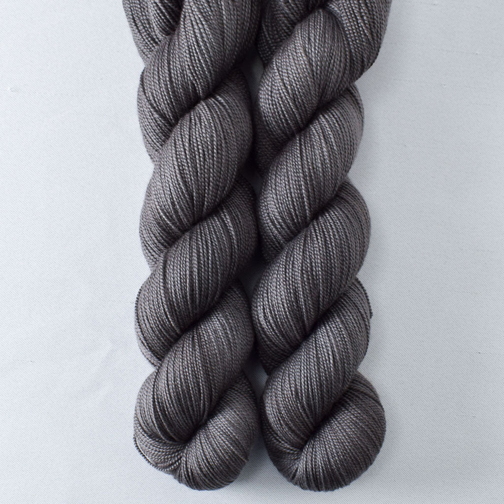 Lycan - Miss Babs Avon yarn