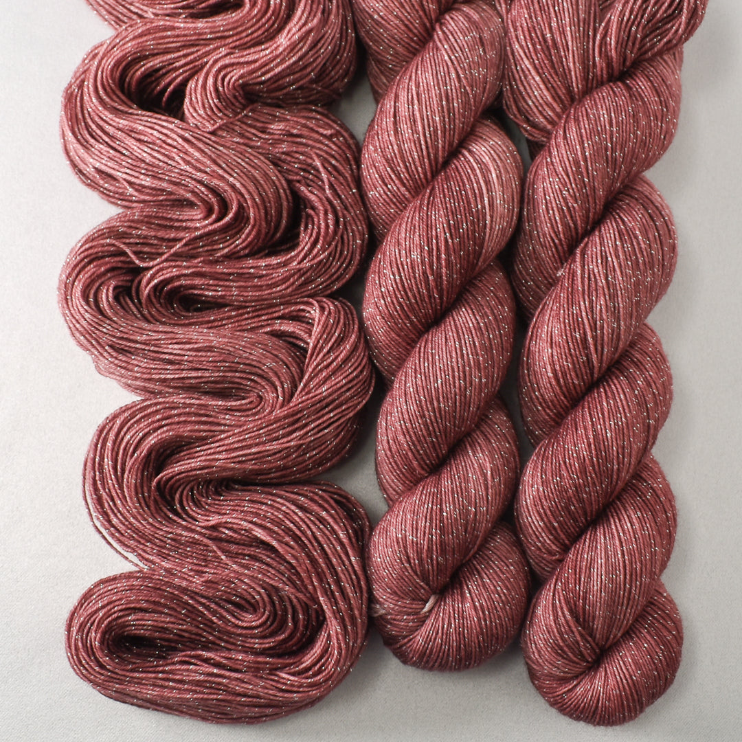 Magnum - Miss Babs Estrellita yarn