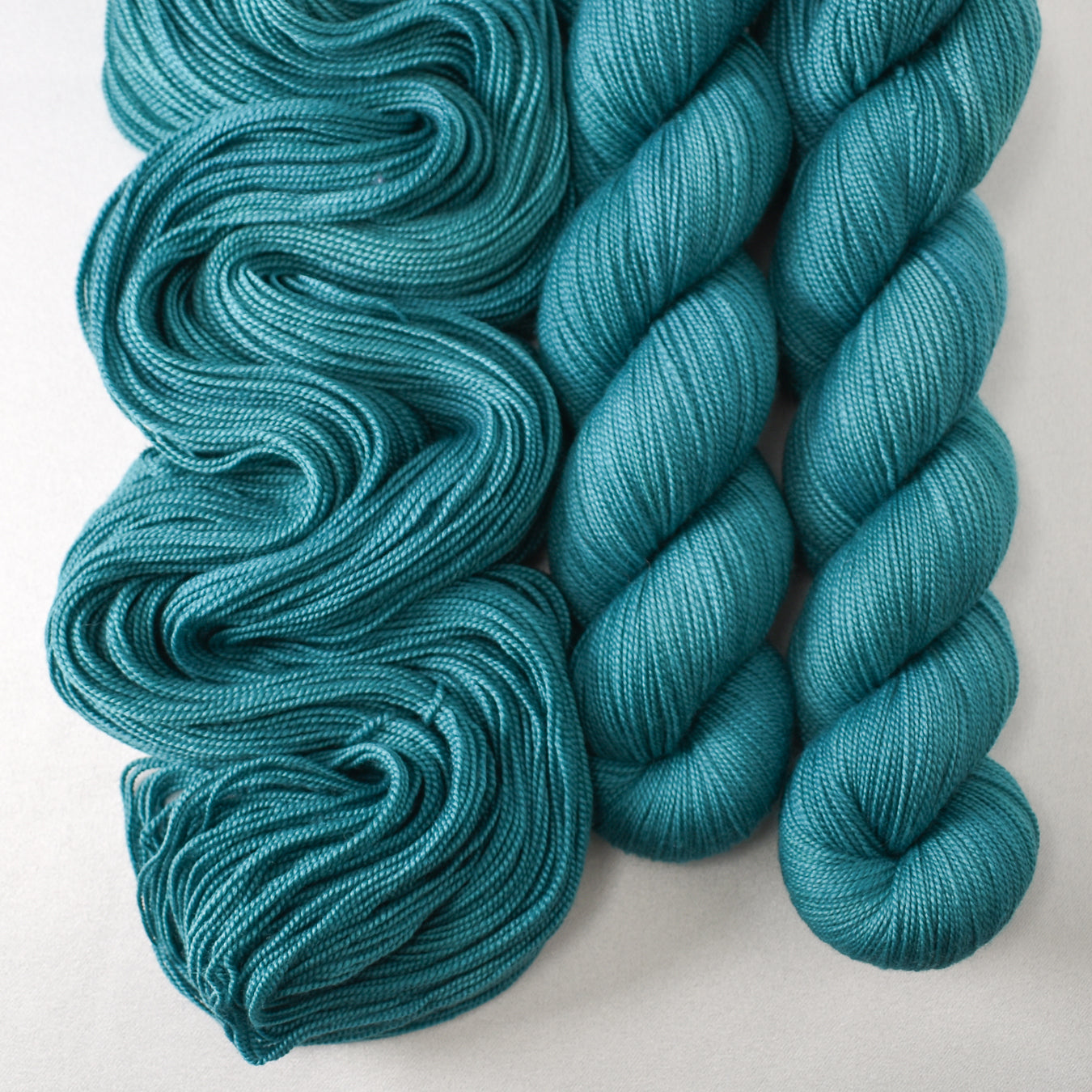 Mahi Mahi - Miss Babs Avon yarn