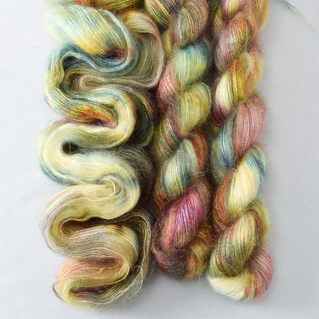 Mountain Meadow - Miss Babs Moonglow yarn