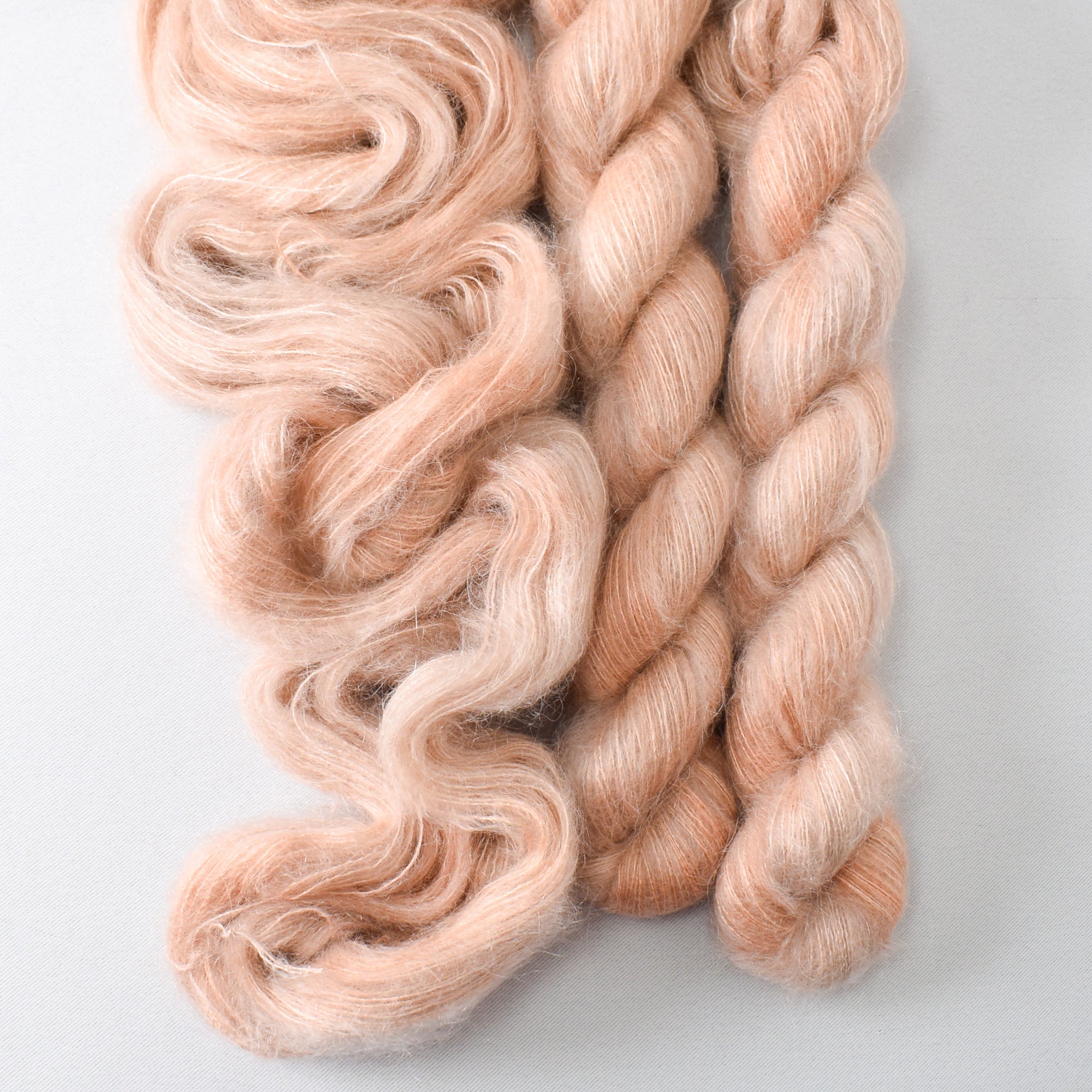 Muslin - Miss Babs Moonglow yarn