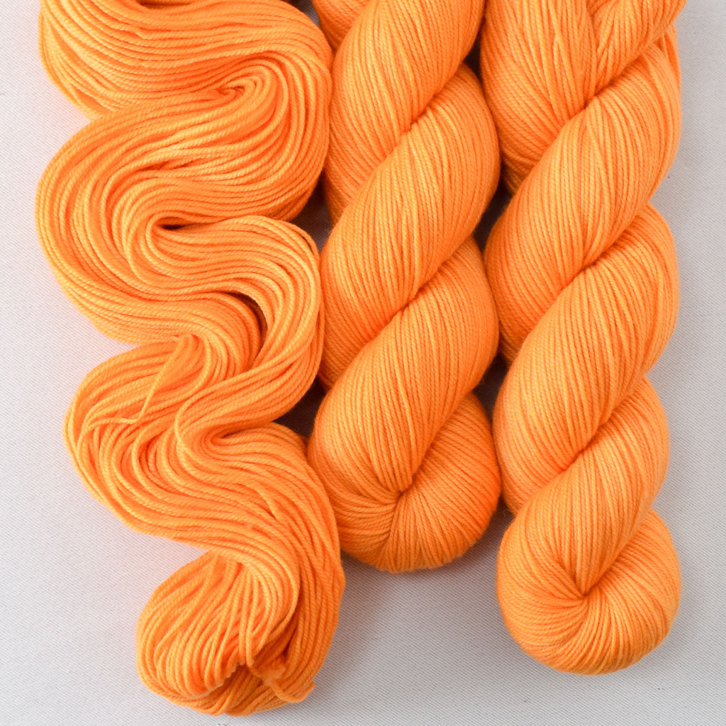 Navel - Miss Babs Laurel Falls yarn