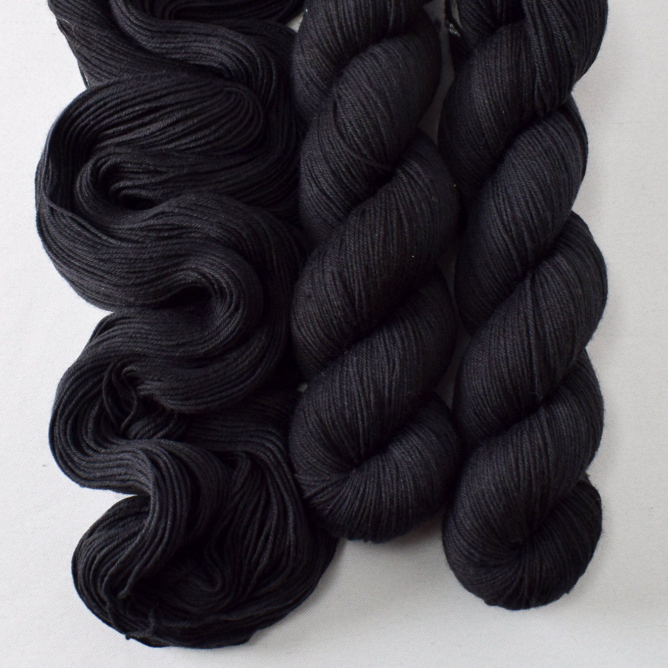 Obsidian - Miss Babs Putnam yarn