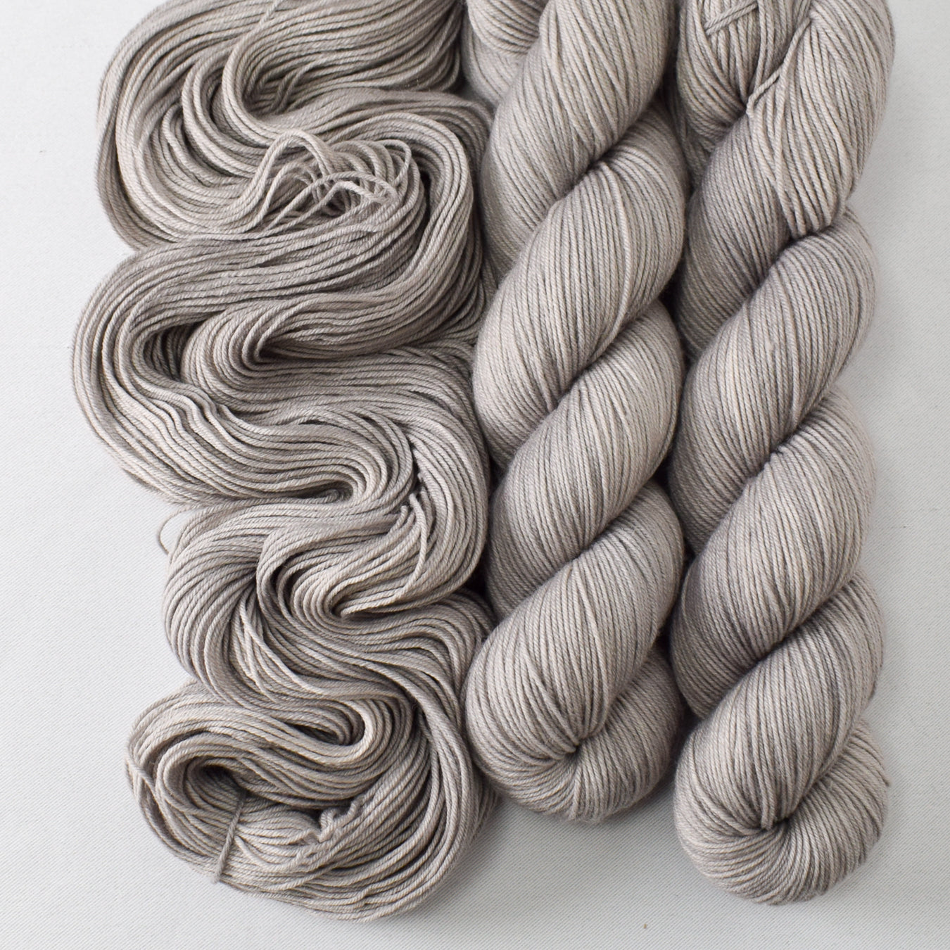 Oyster - Miss Babs Putnam yarn