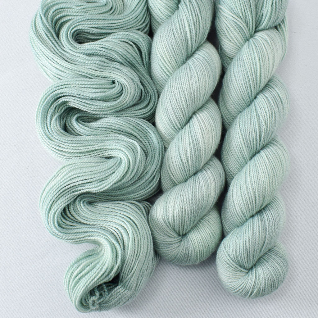 Palm Valley - Miss Babs Yummy 2-Ply superwash Merino wool yarn