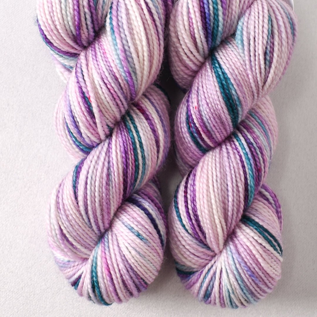 Perfumed Air - Miss Babs 2-Ply Toes yarn