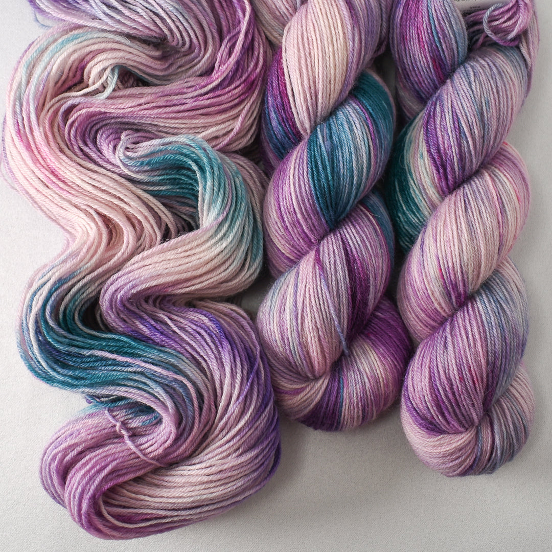 Perfumed Air - Miss Babs Katahdin 437 yarn