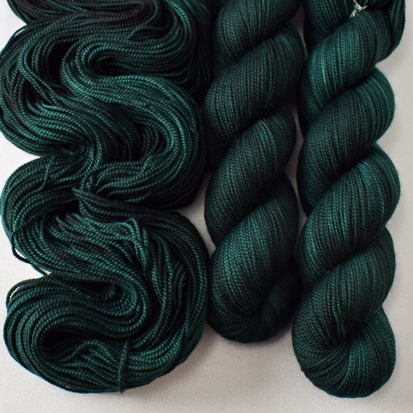 Pinebrook - Miss Babs Yummy 2-Ply yarn