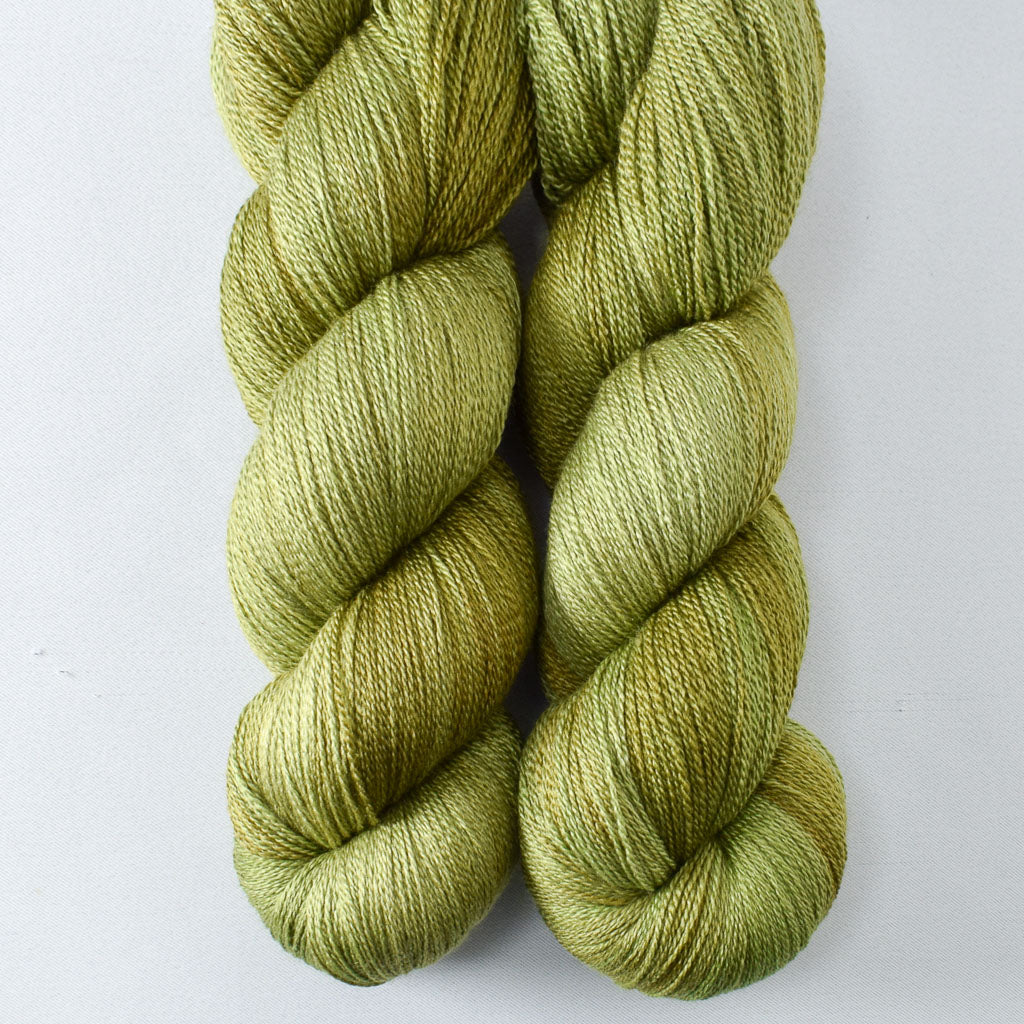 Popinjay - Miss Babs Yearning yarn