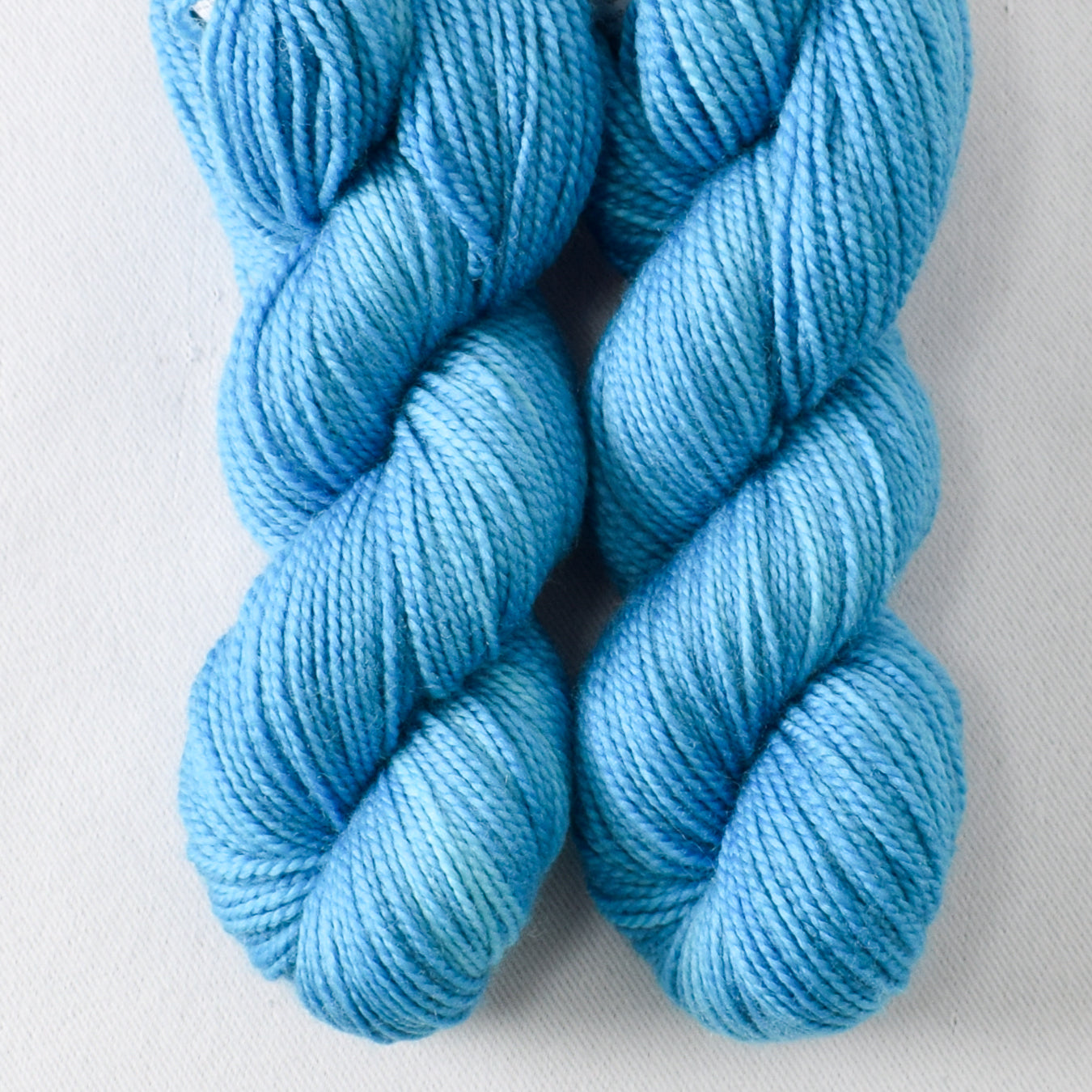 Reverberation - Miss Babs Yummy 2-Ply Toes superwash Merino wool yarn