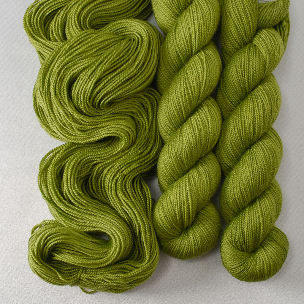 Rhizome - Miss Babs Yummy 2-Ply yarn