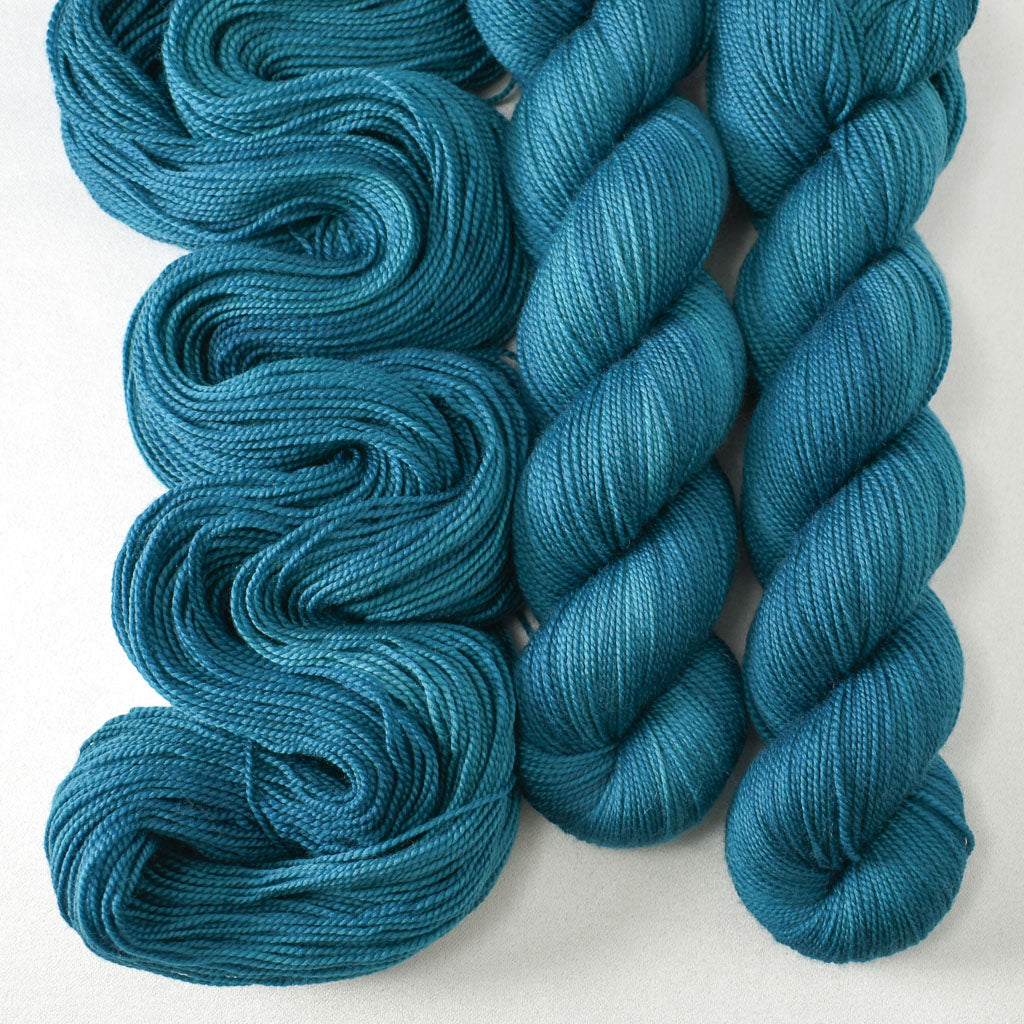 River Dee - Miss Babs Yummy 2-Ply yarn