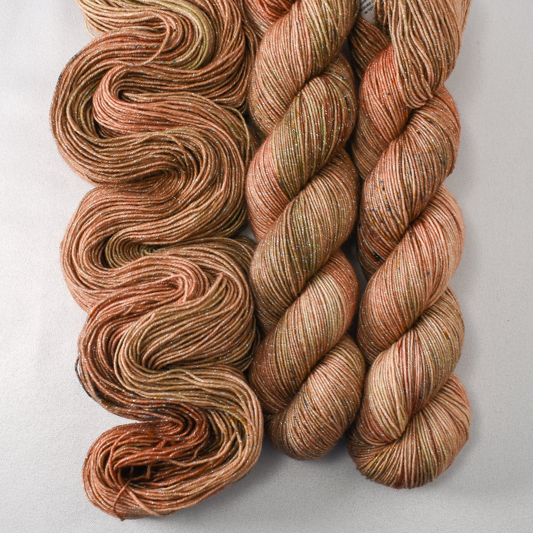 Rosy Finch - Miss Babs Estrellita yarn